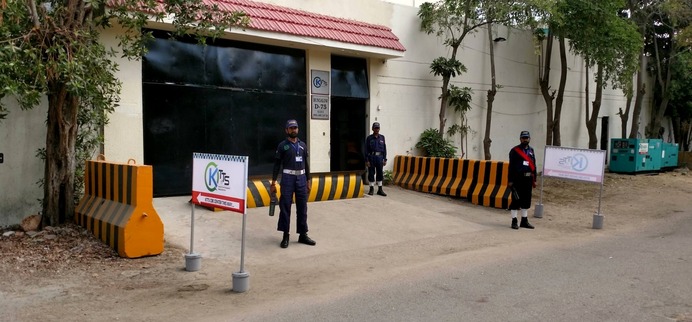 Controlled entrance at KTTS